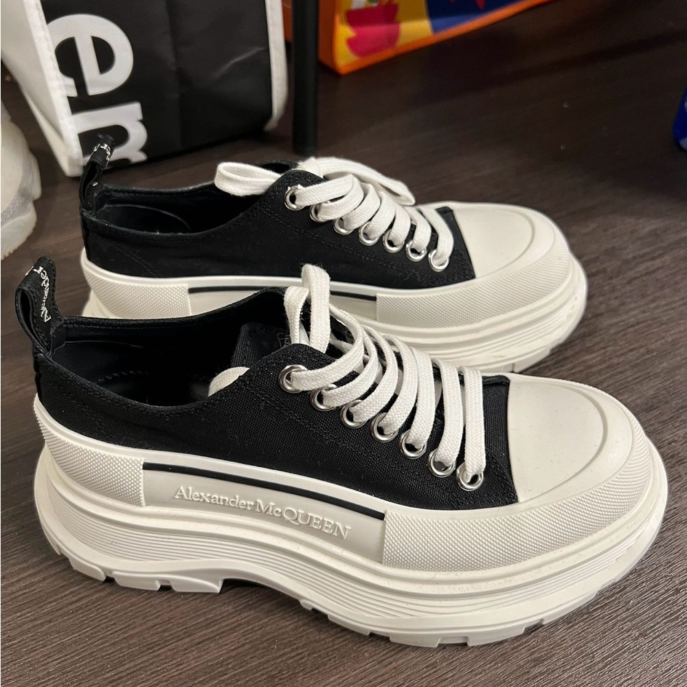 Alexander McQueen Black and White Chunky Platform Sneakers - Picture 5 of 7